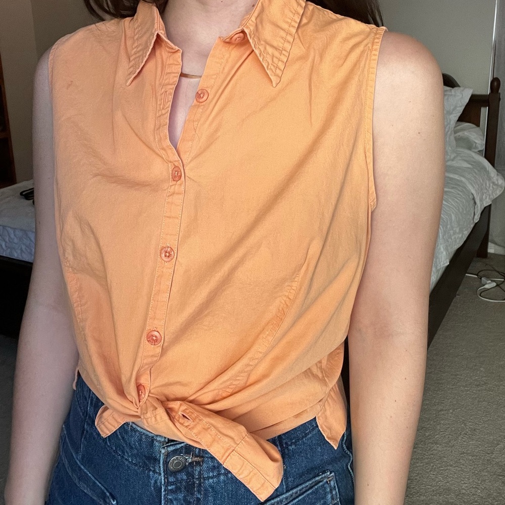 Columbia sleeveless button down size large